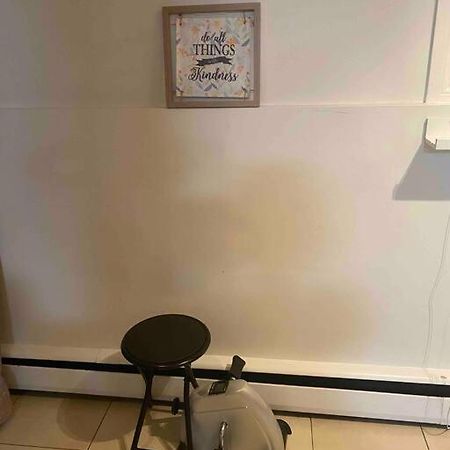Beautiful Two Bedroom Apartment. Calgary Extérieur photo